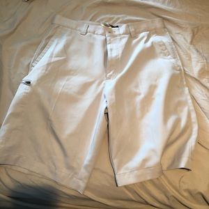 Callaway light gray golf shorts
